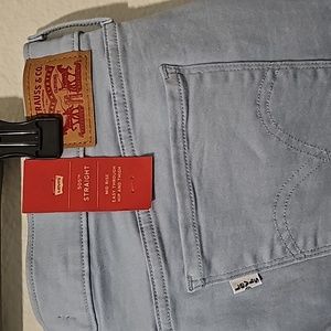 Light blue Jeans bu Levi's